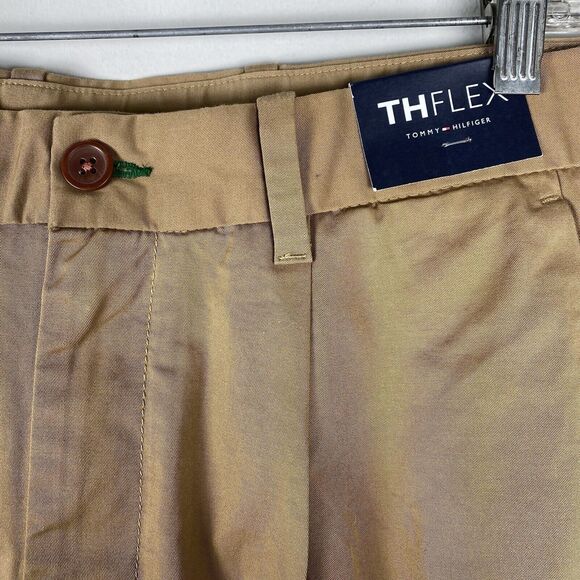Tommy Hilfiger Men's TH Flex Chino Dress Pants 32 X 32 Flat Front Tan NWT - Picture 2 of 4